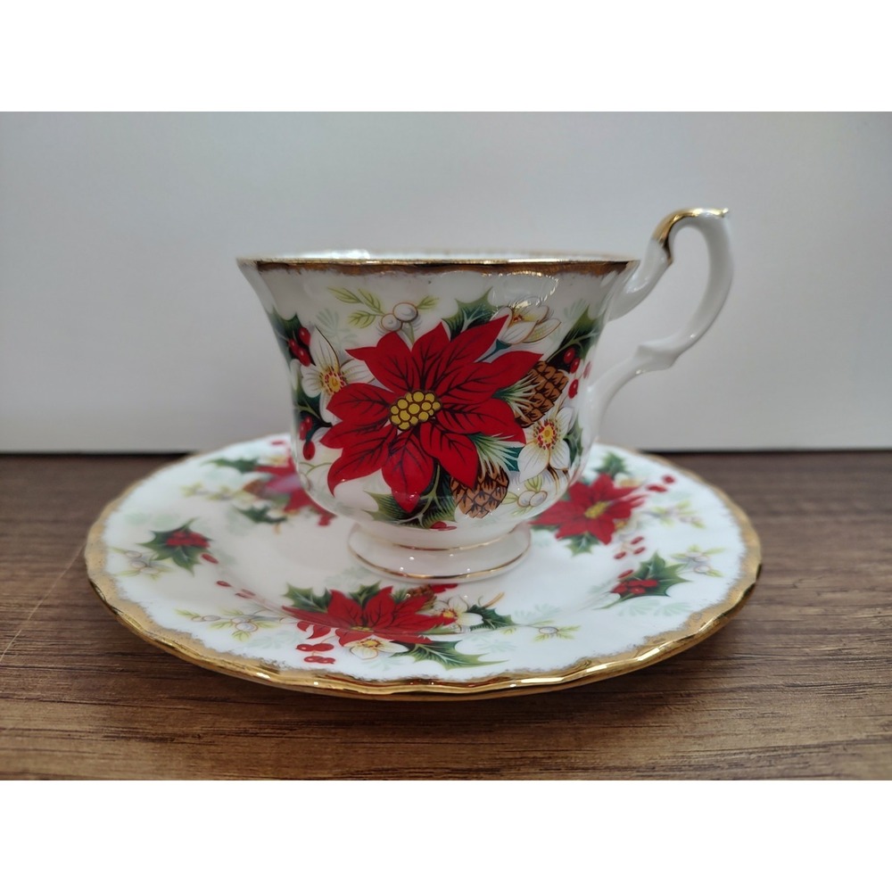 Royal Albert Yuletide Tea Coffee Cup Saucer Bone China England 1996 Vintage